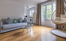 The Smile House // Bussy-Saint-Georges